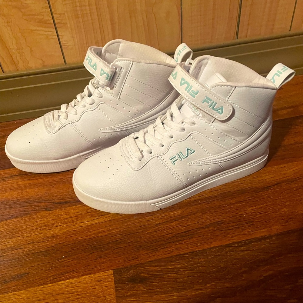 FILA VULC 13 REPEAT LOGO WOMENS FAUX LEATHER MID TOP BASKETBALL SHOES